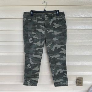 Old Navy Green Camouflage Jeans Size 12 Petite
